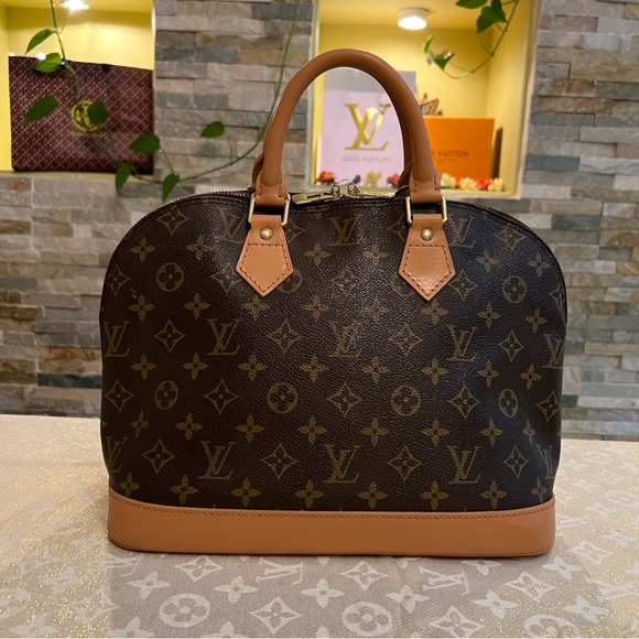SOLD Louis Vuitton Alma Handbag❤️ - Picture 3 of 11